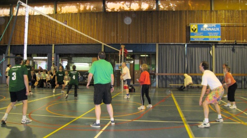 Electric Eels volleyball team on court