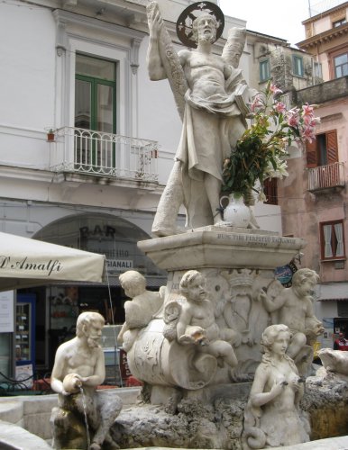 fountain in main piazza in Amalfi