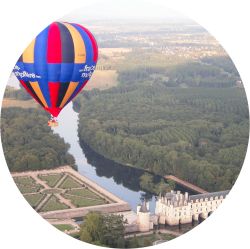 Over the chateau Chenonceau in a balloon 