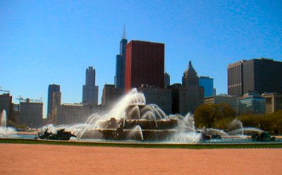 By the lake side at Buckingham Fountain looking at the art deco skyscrapers