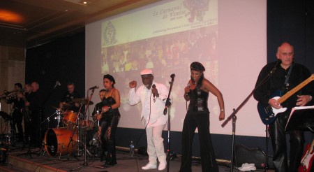 the band, Diamant Noir provided the live music