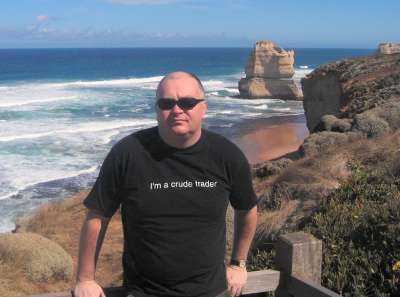 John at Gibsons Steps wearing one of his favourite T-shirts, "I'm a crude trader", whatever that is supposed to mean!