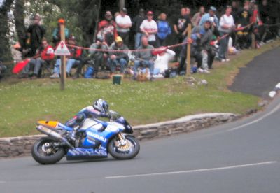 Adrian Archibald wins the Senior TT 2004, Isle of Man
