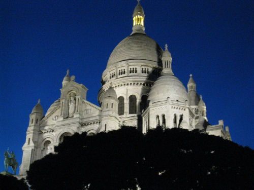 Sacre Coeur church in Montmartre at night