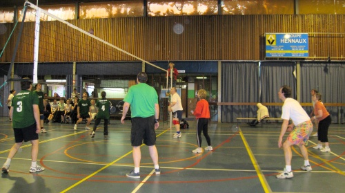 Electric Eels volleyball team on court