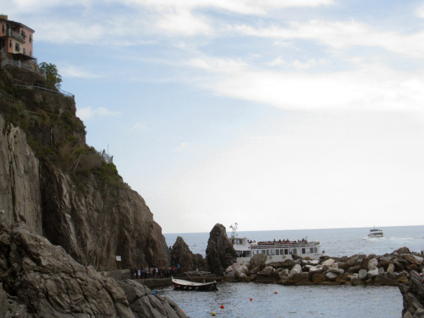 boats at Manarola