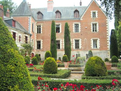 tea rooms and gardens at Clos Lucé, Amboise