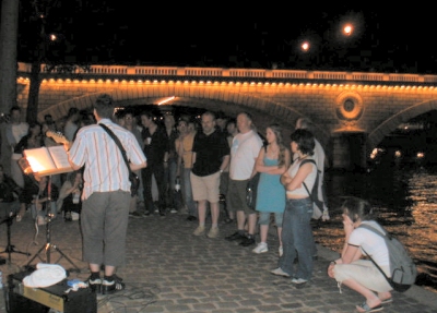 an outdoor concert on the quai, very pleasant