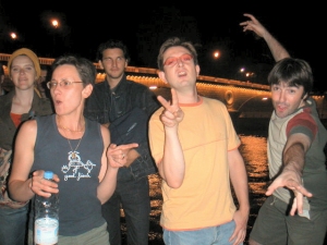 Sophie, Bertrand and Franck just want to dance!