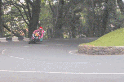 Ryan Farquhar on his Kawasaki Senior TT