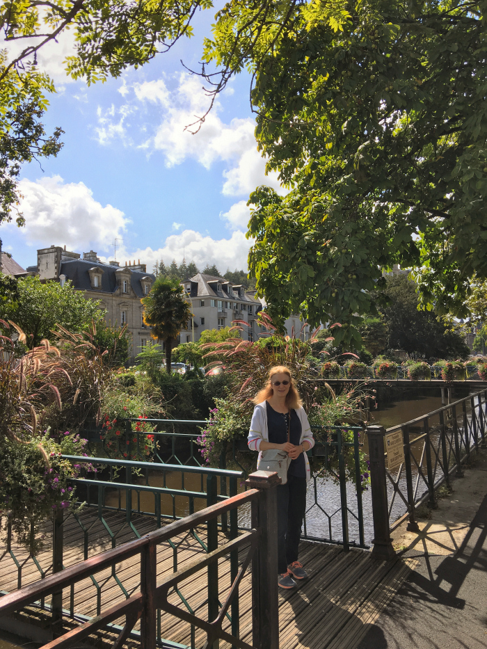 Fiona Quimper flowers on the foot bridges