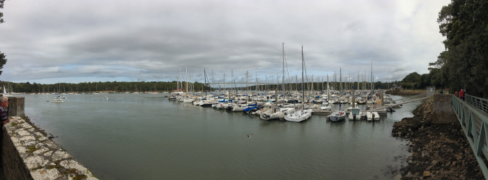 panoramic view along the port and marina path with the pont de cornouaille in the background