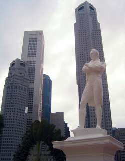 Statue of Raffles North Boat Quay marks the spot where he set foot on Singapore soil
