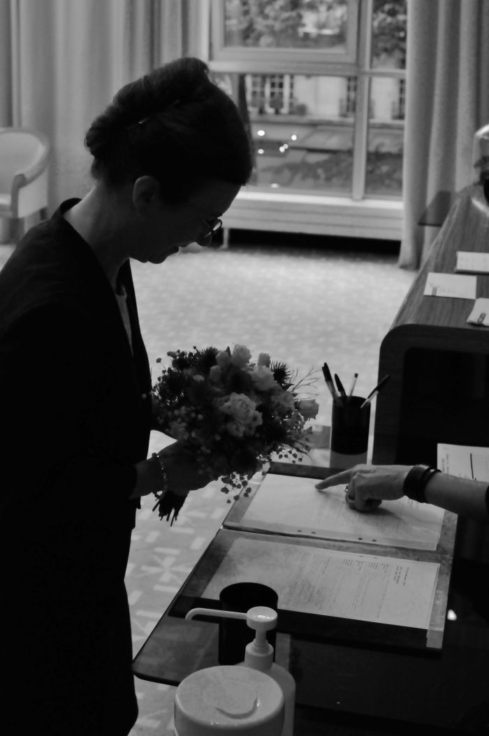 signing the wediding register