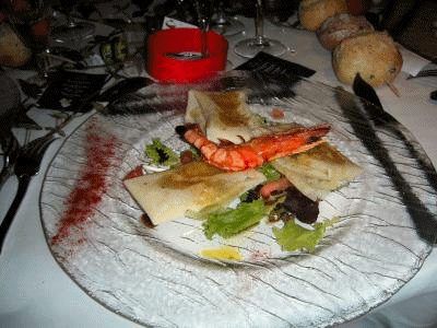 prawn salad, lamb and a wicked chocolate pudding - yummy!